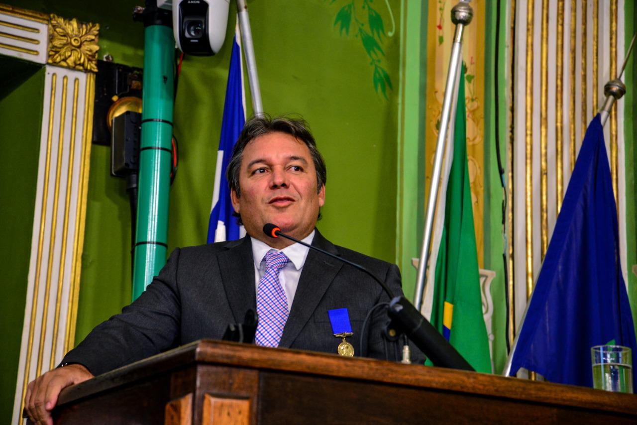 Justiça decide em favor de Mauro Cardim